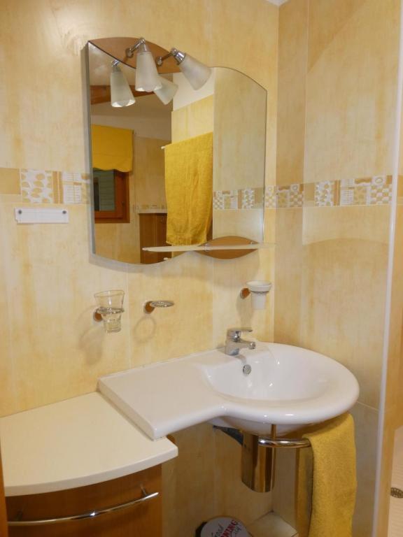 Chambre Le Mas D'Adelice Taulignan Esterno foto